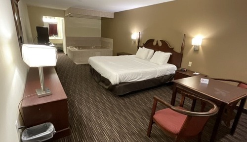 Room, 1 King Bed, Non Smoking, Hot Tub