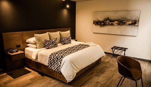 Junior Suite, 1 King Bed, Non Smoking