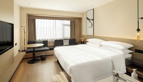 Superior Room, 1 King Bed, City View