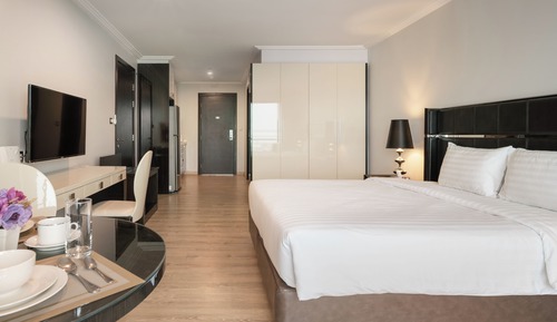 Deluxe King Room