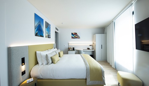 Standard Room, 1 Queen Bed