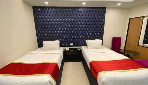 Deluxe Twin Room, City View