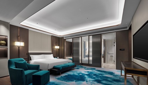 Deluxe Suite