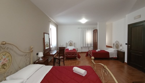 Deluxe Quadruple Room