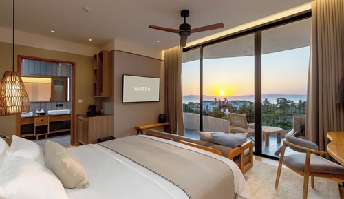 Horizon Ocean King with NAAM Wellness (hydrotherapy)