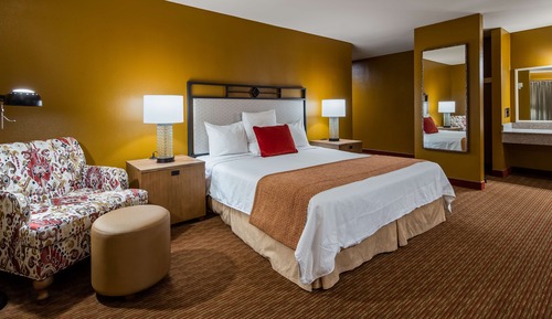 Standard Room, 1 King Bed, Accessible, Bathtub