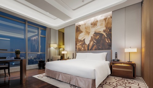 Executive Suite, 1 King Bed, City View (Diplomatic Suite)