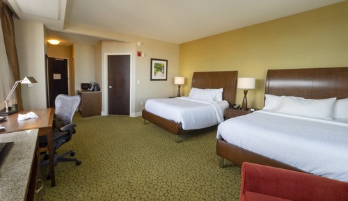 Junior Suite, 2 Queen Beds, Accessible, Bathtub (2 Queen Beds & Sofa Bed)