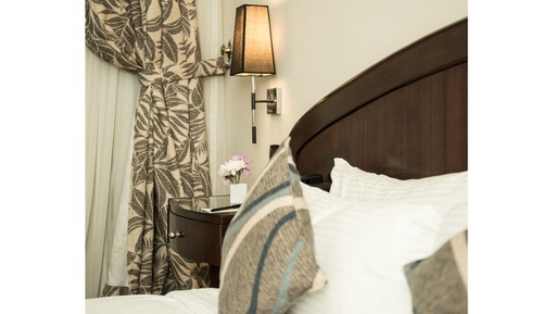 Standard Room with City View (Queen Bed)