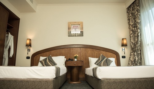 Deluxe Room (with Sea Side View)