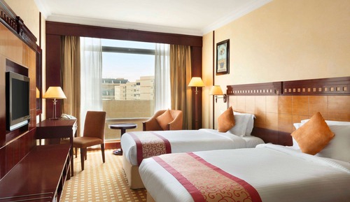 Deluxe Room, 1 Twin Bed, Smoking, Pool View