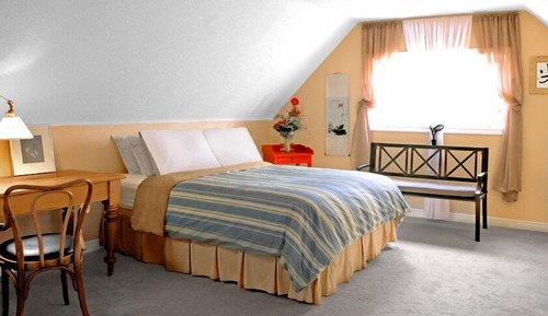 Mansarde Room