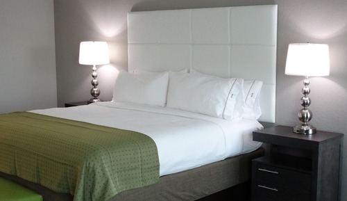 Standard Room, 1 King Bed