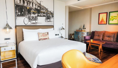 Standard Room, 1 King Bed, Balcony, Garden View