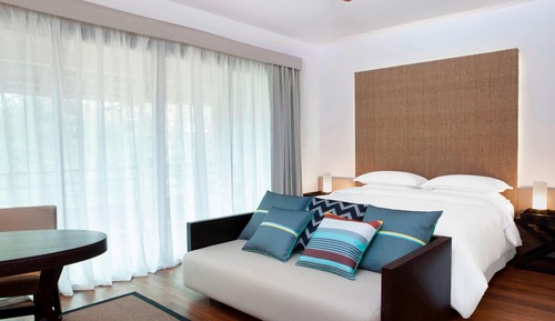 Suite, 3 Bedrooms, Non Smoking, Garden View (Balcony)