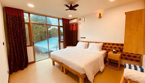 Deluxe Quadruple Room