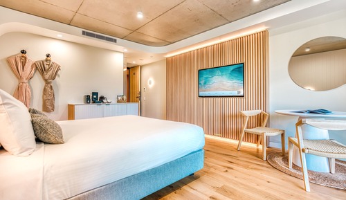 Superior Studio Biosphere View