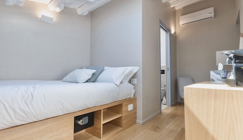 Economy Room