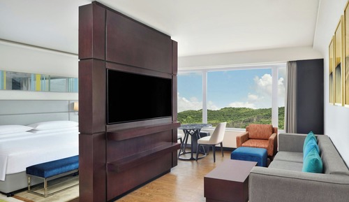 Junior Suite, 1 King Bed, Non Smoking