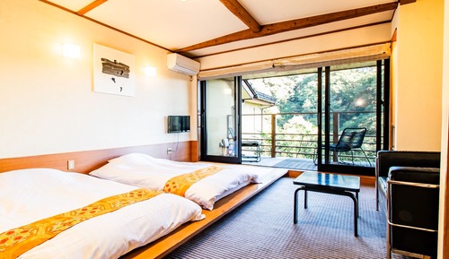 Twin Room with Low Beds - Non-Smoking, Shared Bathroom