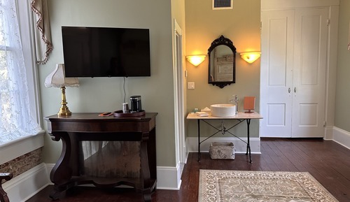 Uncle Henry's Room Room 8