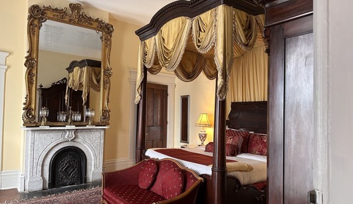 Grant's Suite Room #1