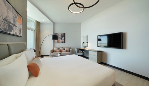 Standard Room, 1 King Bed (Spacious Guest)