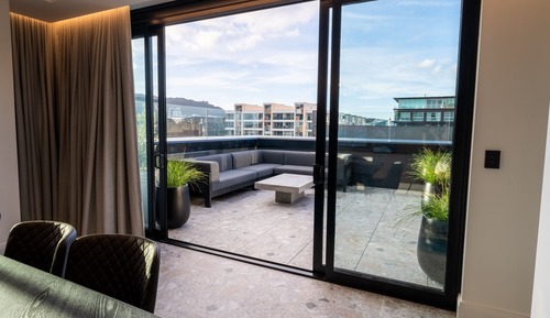 Luxury Penthouse, City View (4 King Beds)