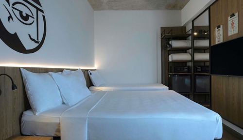 Standard Room, Multiple Beds, Sea View