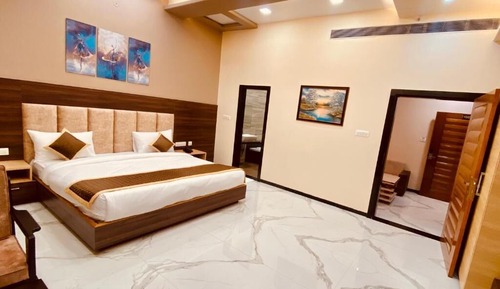 Elite Room