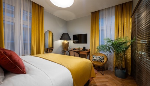 Classic Double Room (City View)
