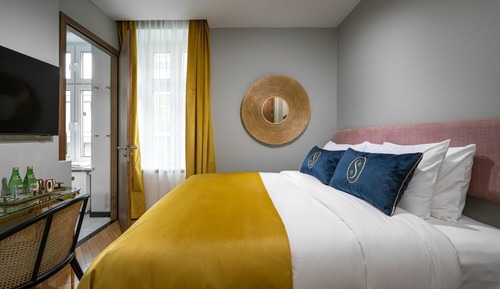 Classic Double Room (City View)