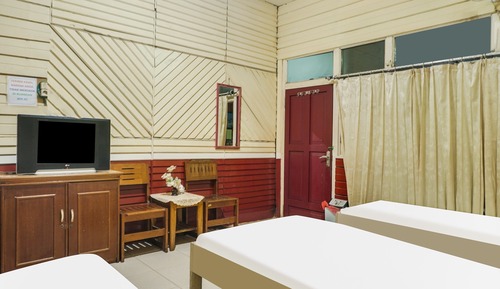 Economy Triple Room
