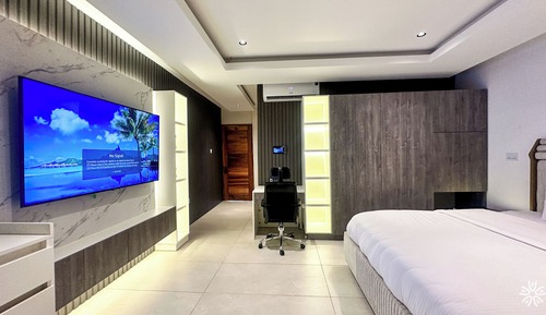 LakeSide Premium Suite (3 Minutes from Main Resort on shores of Volta Lake)