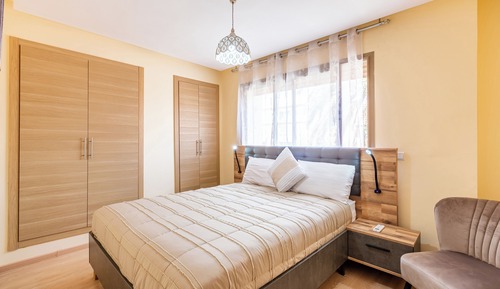 Traditional Apartment, 5 Bedrooms, Balcony