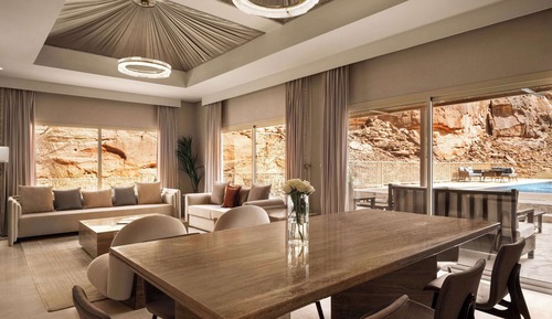 Charles Royal Suite