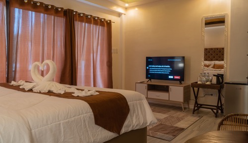 Superior Double Room, 1 Bedroom, Garden View, Poolside
