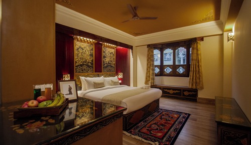 Vajra Suite with Bathtub
