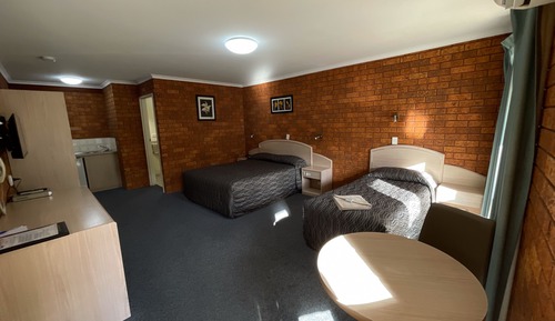 Basic Triple Room, Multiple Beds