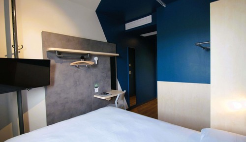 Triple Room, Multiple Beds