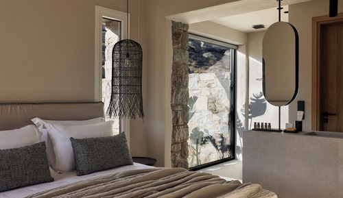 Elegant Two Bedroom Villa with Indoor Jacuzzi