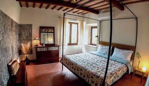 Deluxe Suite, 1 King Bed, Balcony, Vineyard View
