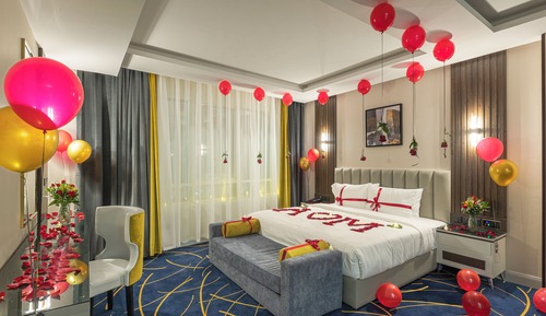 Honeymoon Suite