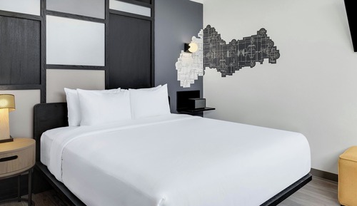 Urban, Room, 1 King Bed, City View