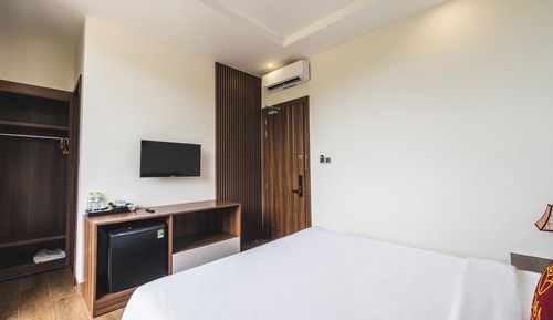 Standard Room, 1 Queen Bed
