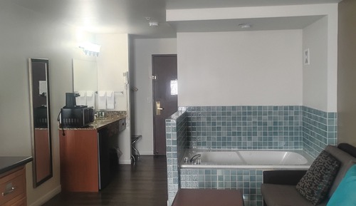 King Suite / Jacuzzi