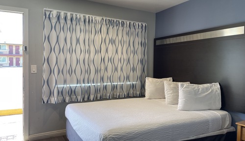 Deluxe Room, 1 King Bed, Non Smoking