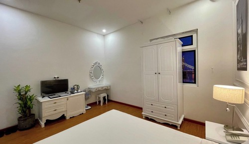 Standard Double Room, 1 Queen Bed, No Windows