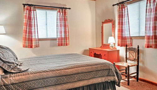 House (2 Bedrooms)