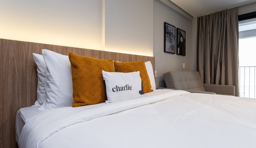 Studio Casal com Sofá Cama - NR